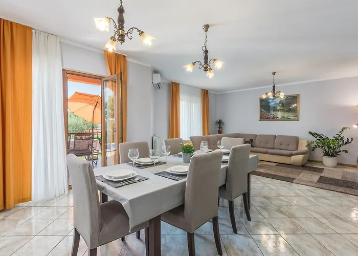 Ferienhaus Antonela Radetići