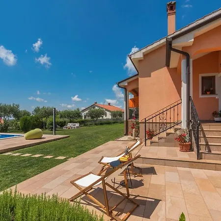 Holiday home Antonela Radetici