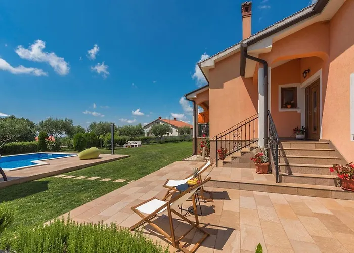 Vikendica Antonela Radetici